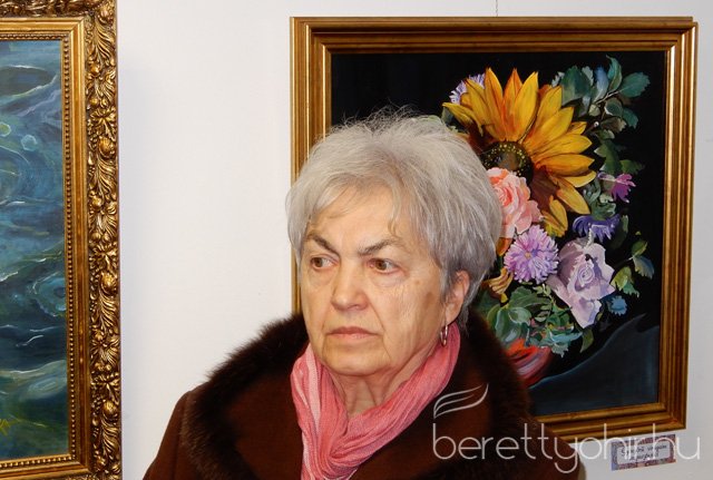 Fellobant az első gyertya lángja 14